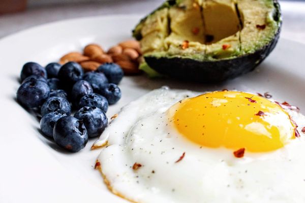 Cómo lidiar con el hambre cuando estás en un déficit calórico